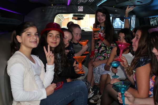 Hummer Girls Inside Stretch Hummer Disco Party